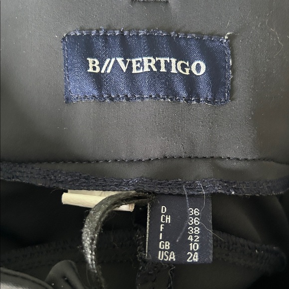 B//Vertigo Women’s Riding Pants, 24 inch Waist, Black Horseback Riding Pants - Picture 5 of 6